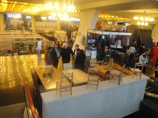 CONSTRUCTION & INTERIOR 2011 - 3