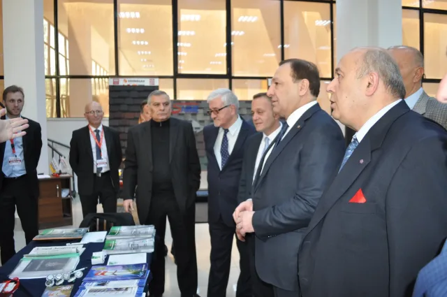 CONSTRUCTION & INTERIOR 2013 - 12