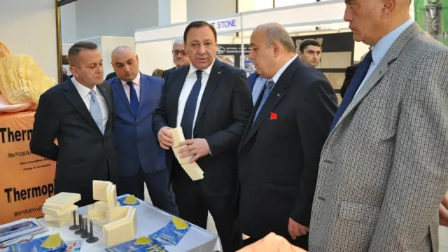 CONSTRUCTION & INTERIOR 2015 - 8