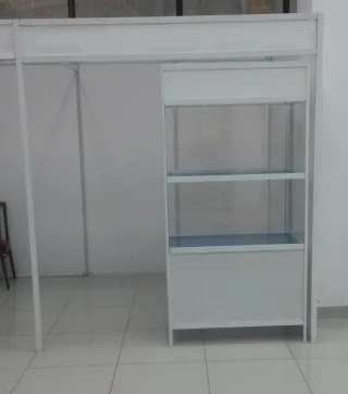 Ցուցադրական դարակաշար